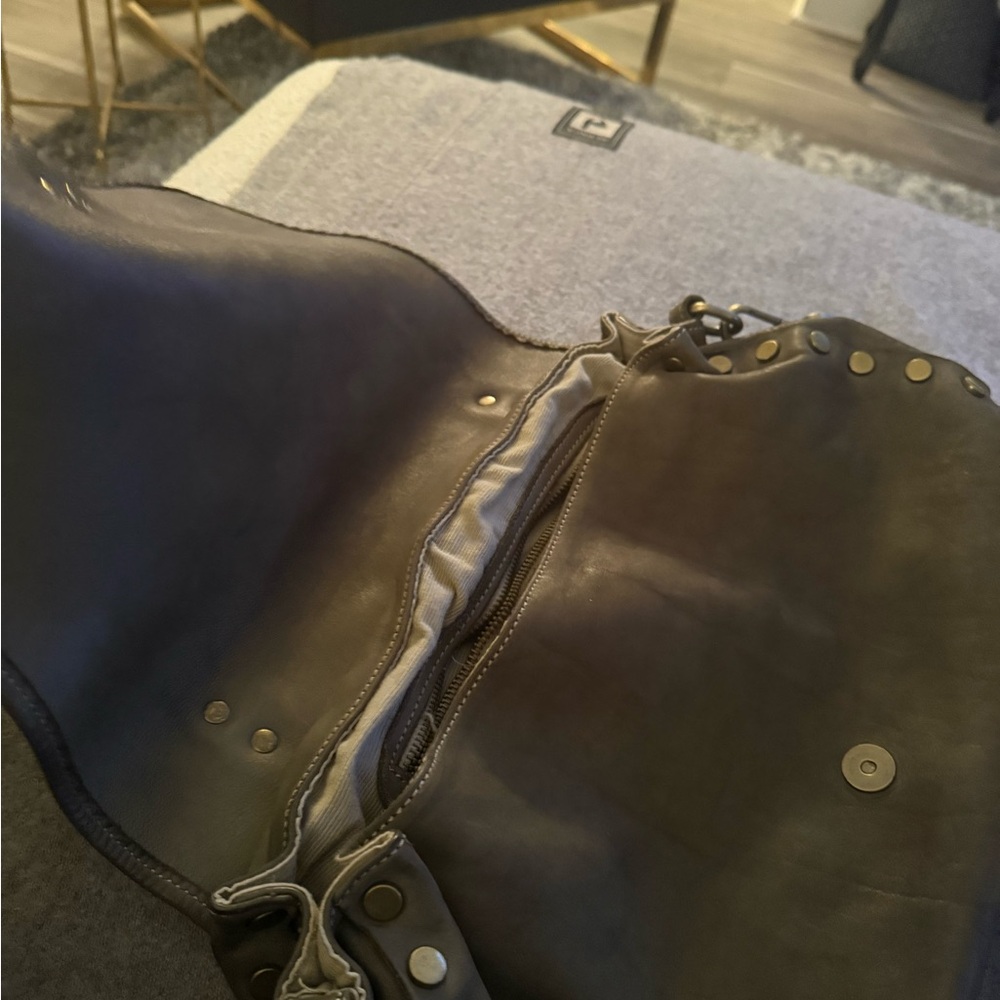 Gorgeous Handmade Olive Green Leather Shoulder Bag. Luxurious, Trendy, Stunning! - Picture 11 of 13